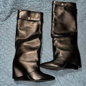 Women wedges boots size 7 black.